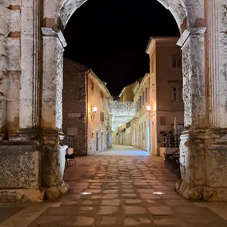 Red Roof * Pula