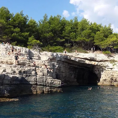 Red Roof Pula