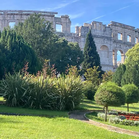 Red Roof Pula