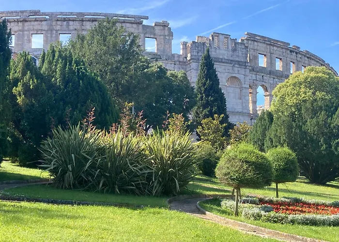 Red Roof Pula